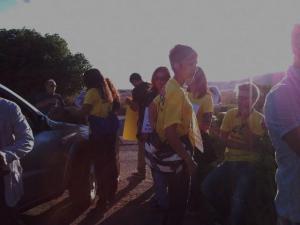 Stanchi dei Soliti di fronte la Syndial in sit-in.