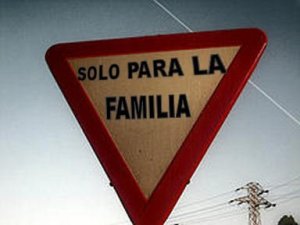 Politica=Familiarismo