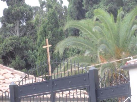 Nuova croce cimitero di Crotone